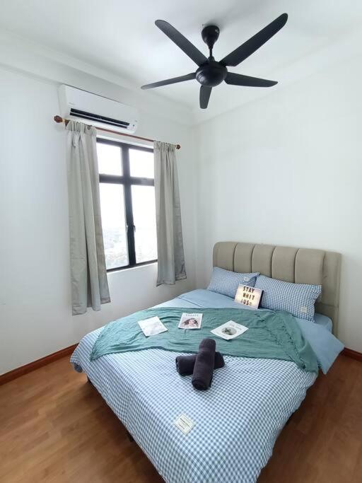B2013the Platino Netflix 3br Paradigm Mall By Apartment *