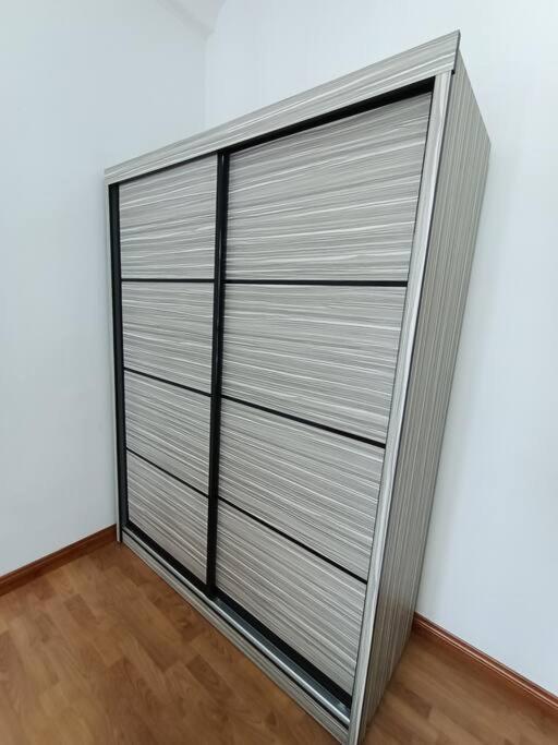 B2013the Platino Netflix 3br Paradigm Mall By Apartment